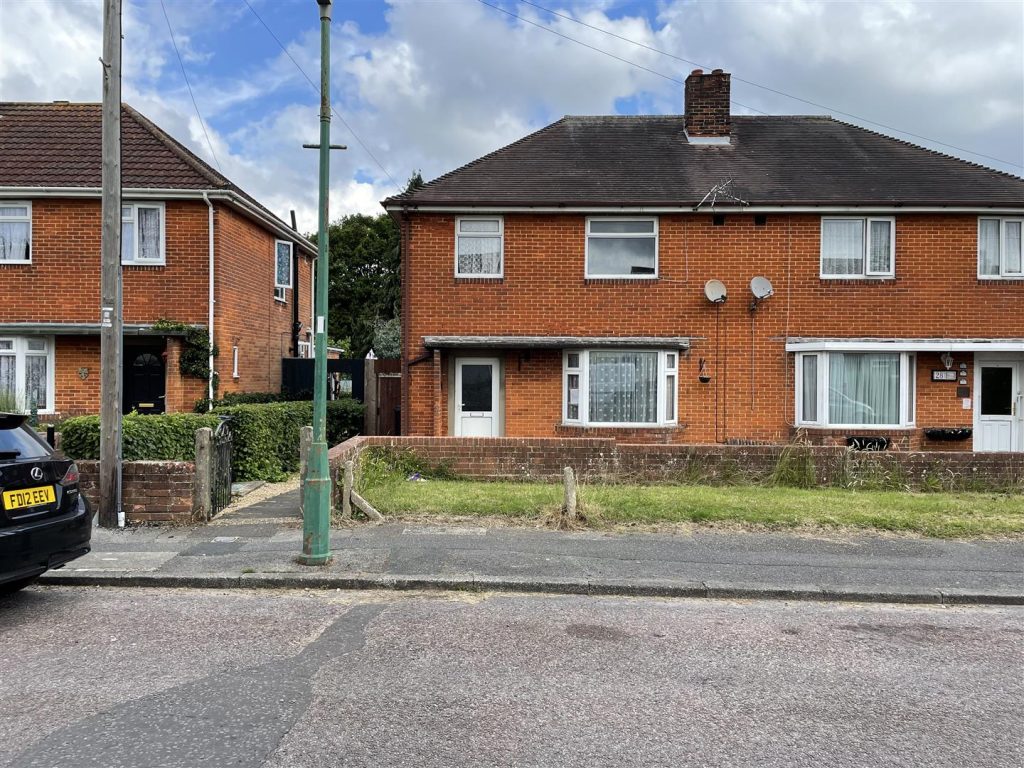 Berrans Avenue, Bournemouth