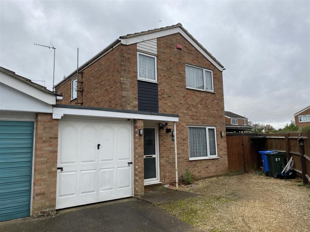 57 Chatsworth Drive, Banbury, OX16 9TT