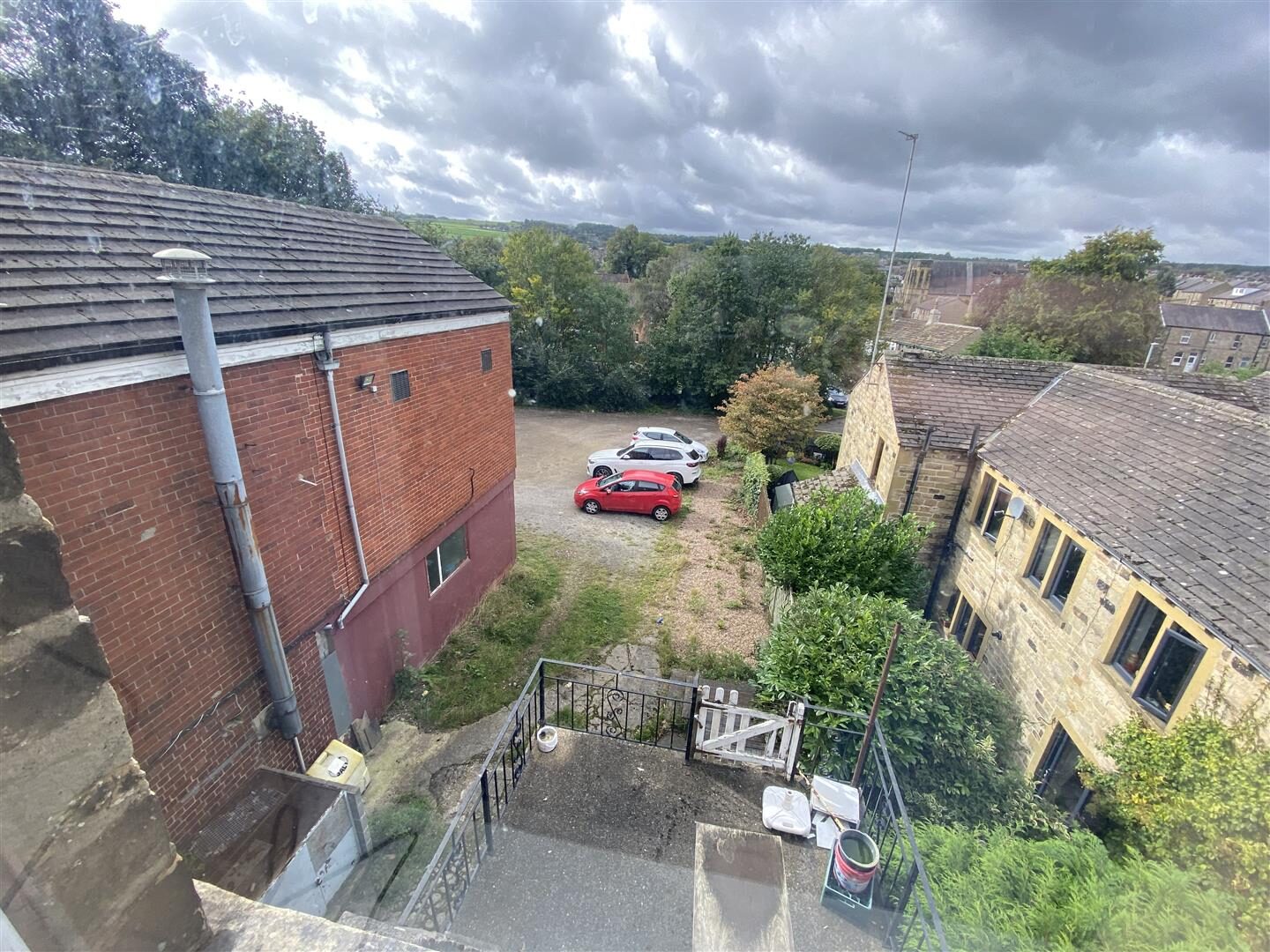 Investment at Jaggar Lane, Honley, Holmfirth — photo 18 of 18
