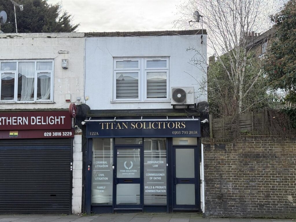 Investment at Plumstead Common Road, London — photo 2 of 8